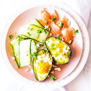 Baked Avocado Boats with Eggs and Smoked Salmon Recipe / @spotebi